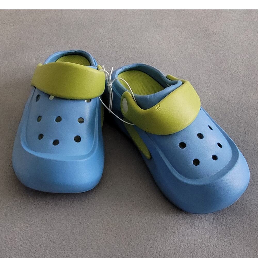>>Classic Clog Styling Kids Shoes Lt Blue w/Green- Sz 10